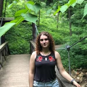 Meet your Posher, Hannah